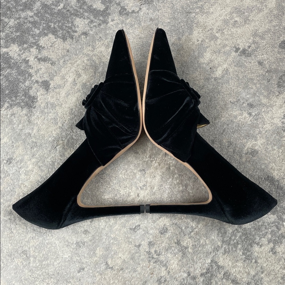 NIB Chiara Boni Black Velvet Buckle Wrap Pointed Toe Pumps Stiletto Sz 40 - Picture 9 of 13